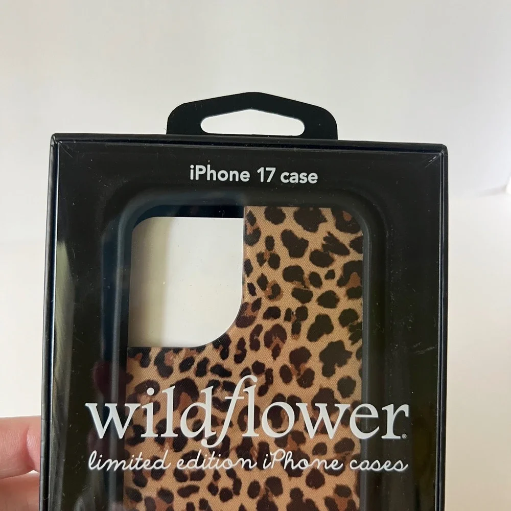 Wildflower Meow Leopard Print iPhone 17 Case NIP
